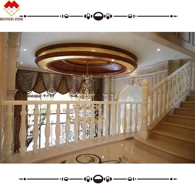 Standaard of op maat gemaakte grootte Wit Onyx Marmer Alabaster Trapbaluster voor luxe huizen
