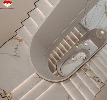 Glanzende anti-slip kunstmatige stenen trappen tegels voor binnenshuis rechte trap modern ontwerp