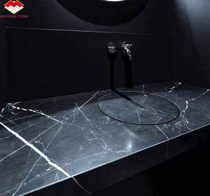 Witte aders marmeren wastafel op maat gesneden van calcietmarmer voor modern hotelvilla design