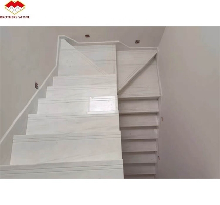 Interieur villa Moderne natuursteen trappen Ontwerp voor gepolijste rechte treden