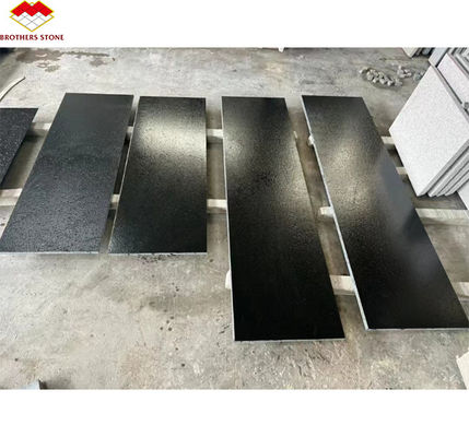 Moderne ontwerpstijl Shanxi Zwarte granieten blokken 18 mm dik Absolute Zwarte granieten plaat