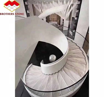 Hotel Indoor Marble Staircase met modern spiraal gebogen ontwerp en maatoptie