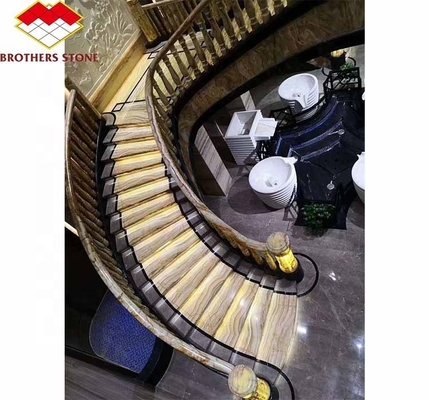 Natuursteen grote plaat gesneden naar maat geslepen stenen plaat moderne marmeren trappen voor binnenshuis villa