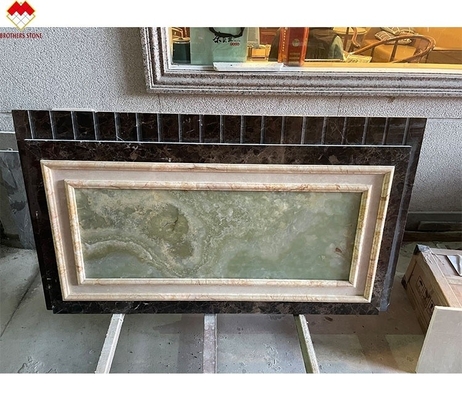 Gepolijste room beige groene onyx marmeren wandbekleding modern ontwerp voor villa achtergrond