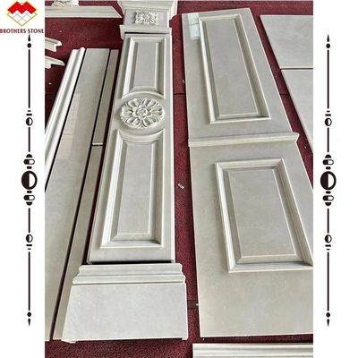 Lichte beige marmeren wandpaneel en marmeren houtsnijwerkkolom voor een moderne achtergrond
