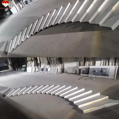 Anti-slip Groove Trappen Calacatta Patronen Gesinterde stenen trappen met LED-verlichting