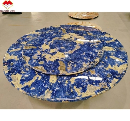 Moderne tafel met doorzichtig Boliviaans blauw steentje