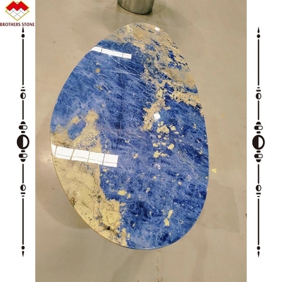 Moderne tafel met doorzichtig Boliviaans blauw steentje