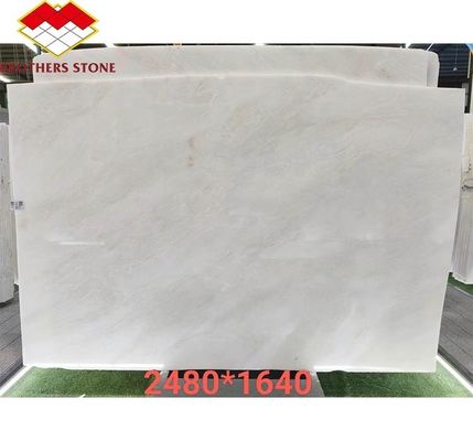 Moderne Royal White Onyx geslepen marmeren plaat op maat gesneden grafische ontwerpoplossing voor wandpaneel en eettafel set