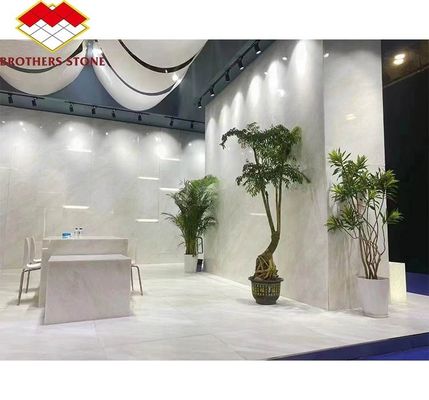 Moderne Royal White Onyx geslepen marmeren plaat op maat gesneden grafische ontwerpoplossing voor wandpaneel en eettafel set