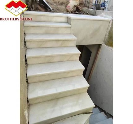 Moderne Royal White Onyx geslepen marmeren plaat op maat gesneden grafische ontwerpoplossing voor wandpaneel en eettafel set