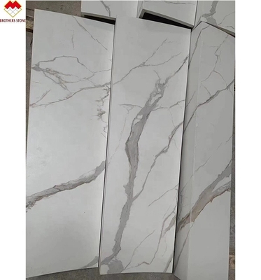 Wit Zwart Grijs Goud Op maat Gepolijst Calacatta Marmeren Look Porseleinen tegels Trappen
