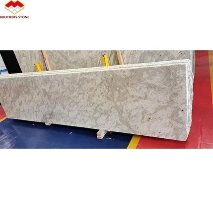 2700 kg/m3 Granitdichtheid Moderne Indiase witte granietplaten voor grafische ontwerpprojecten