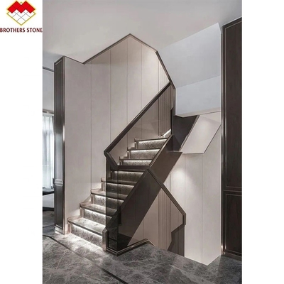 Europese ontwerp Witgrijze korrels Marmeren gesneden trappen Treppen en stijgers Moderne stijl Rechte staal Decoratieve binnentrappen