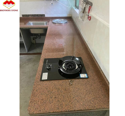 Moderne gepolijste geslepen Chinese natuursteen op maat gesneden rode granietsteen voor keuken aan tafel