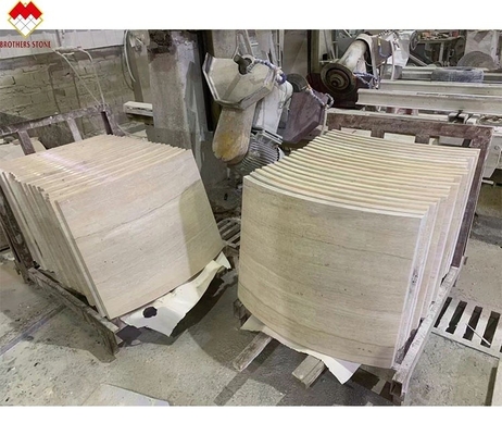 Moderne houtkorrel Corinthian marmeren zuil bekleding voor op maat gemaakte villa verbeteringen
