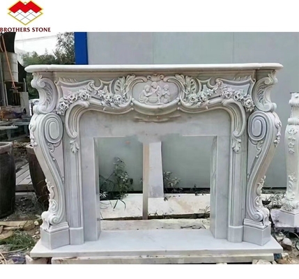 Moderne Italiaanse marmeren open haard mantel binnen decoratieve stenen open haard in graniet