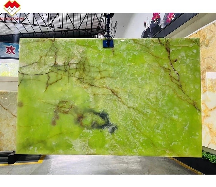 Prachtige smaragdgroene onyx marmeren plaat natuurlijk groen onyx steen rode aders achtergrondverlichting onyx wandbekleding werkblad natuurlijk steen